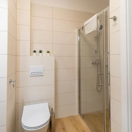 아파트 Rent Like Home - Apartament Kolo Brzegu I