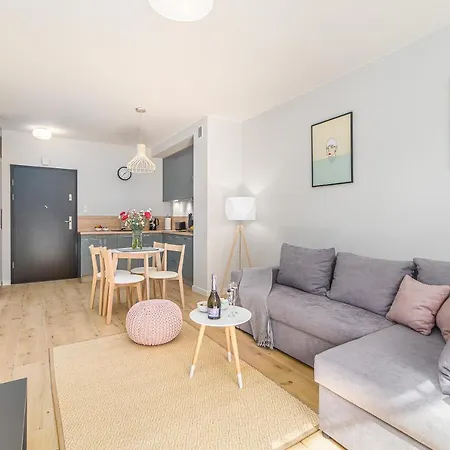 아파트 Rent Like Home - Apartament Kolo Brzegu I 코워브제크